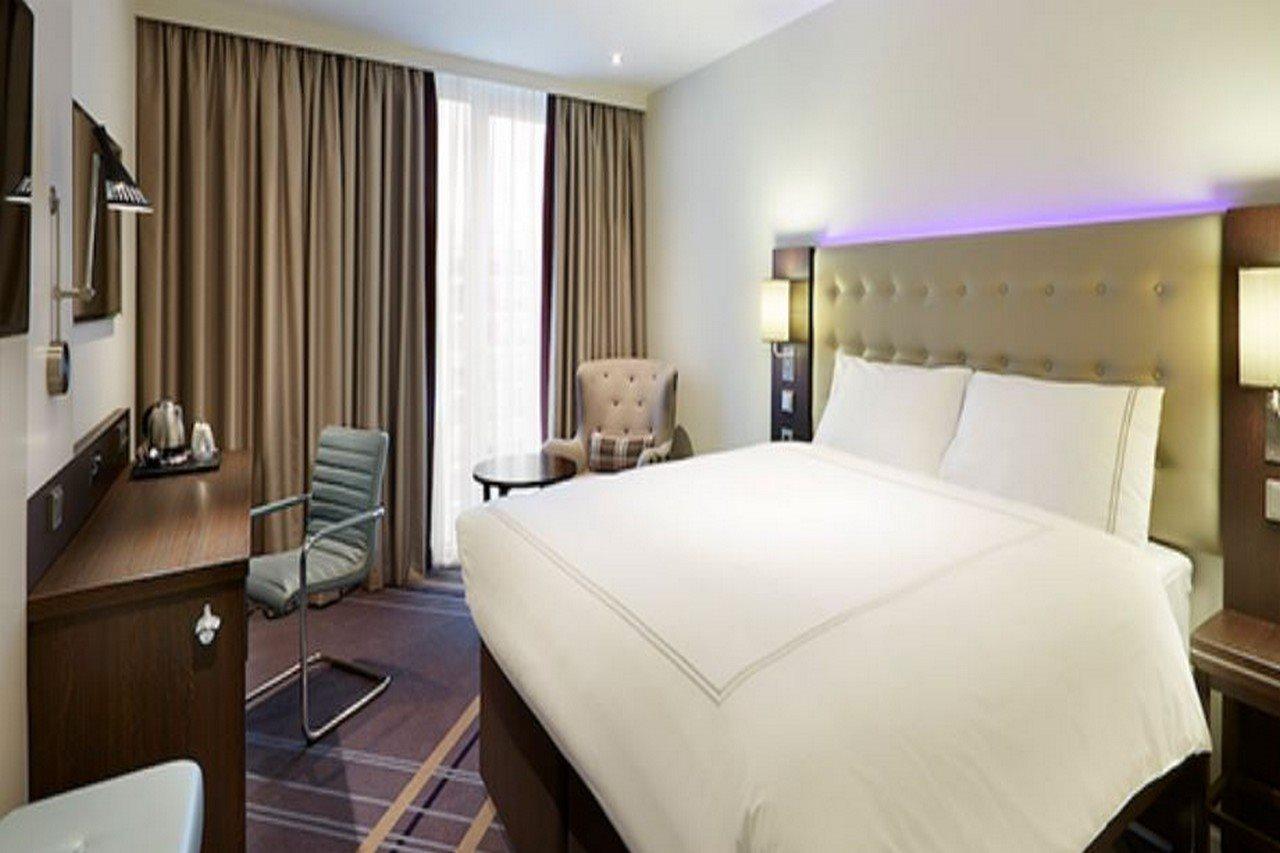 Premier Inn Stuttgart City Europaviertel Exterior photo