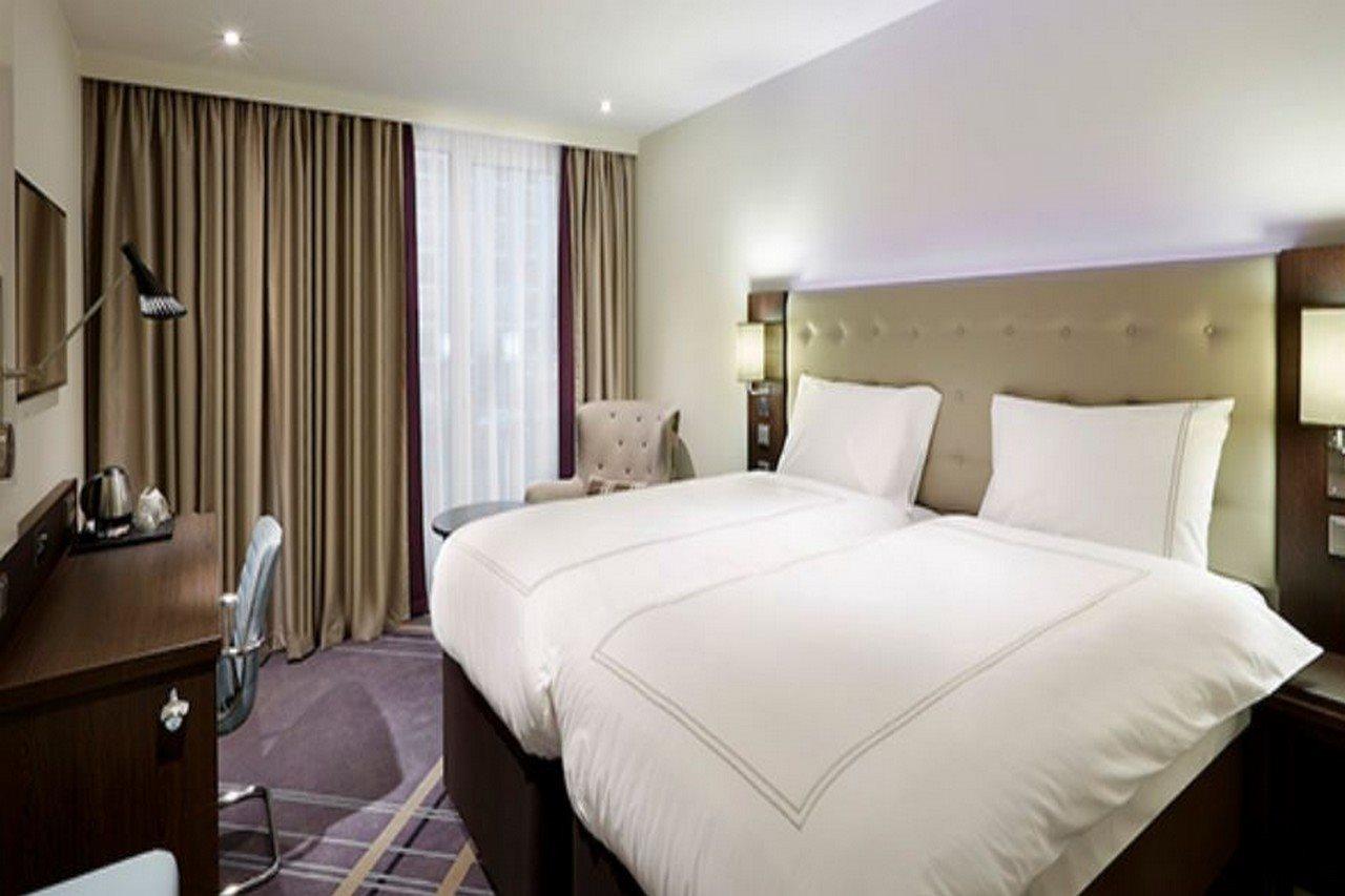 Premier Inn Stuttgart City Europaviertel Exterior photo