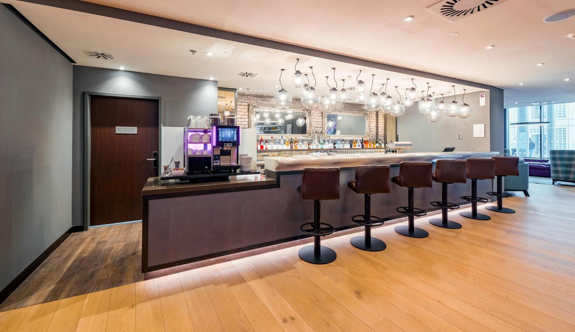 Premier Inn Stuttgart City Europaviertel Exterior photo