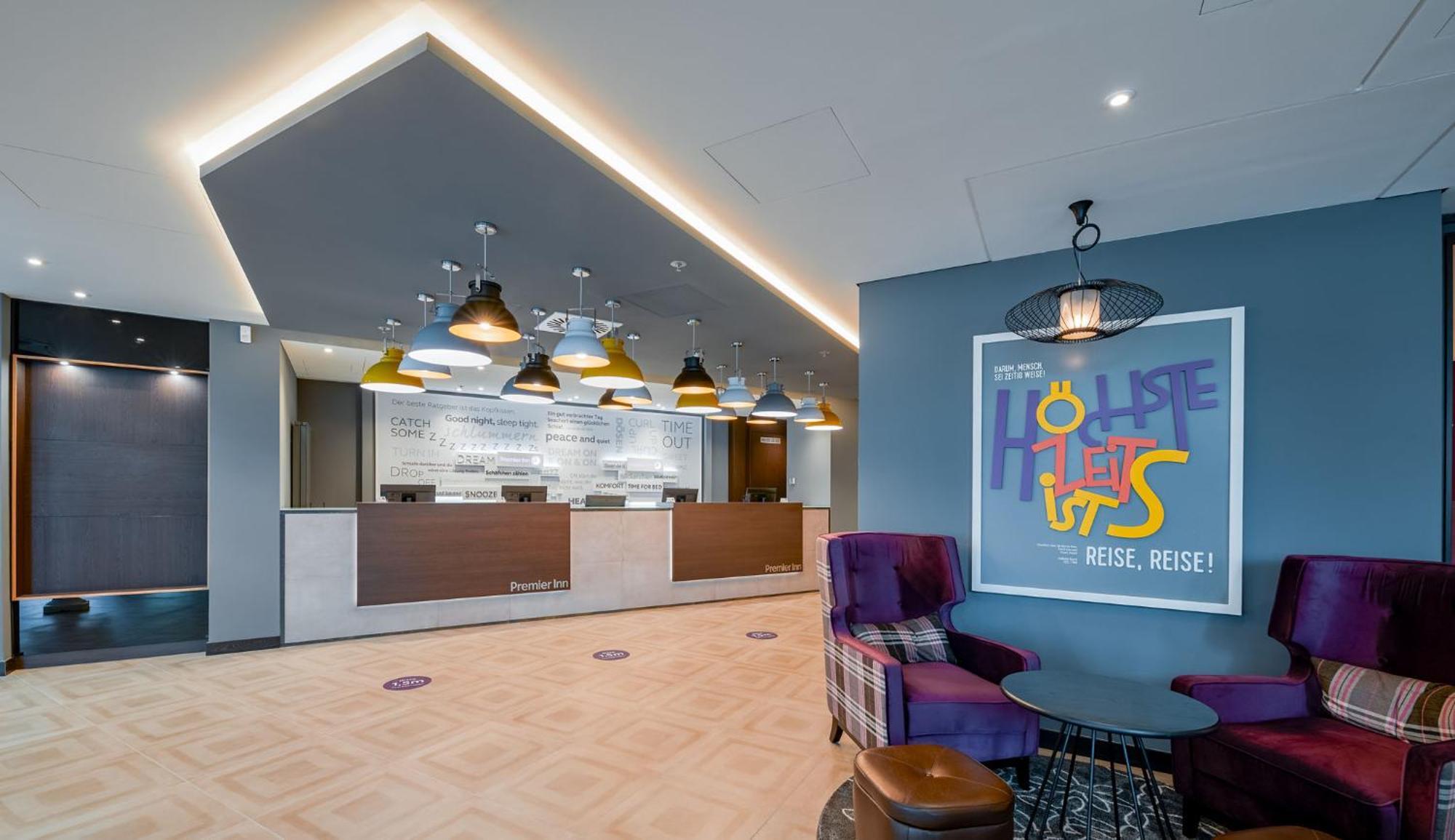 Premier Inn Stuttgart City Europaviertel Exterior photo