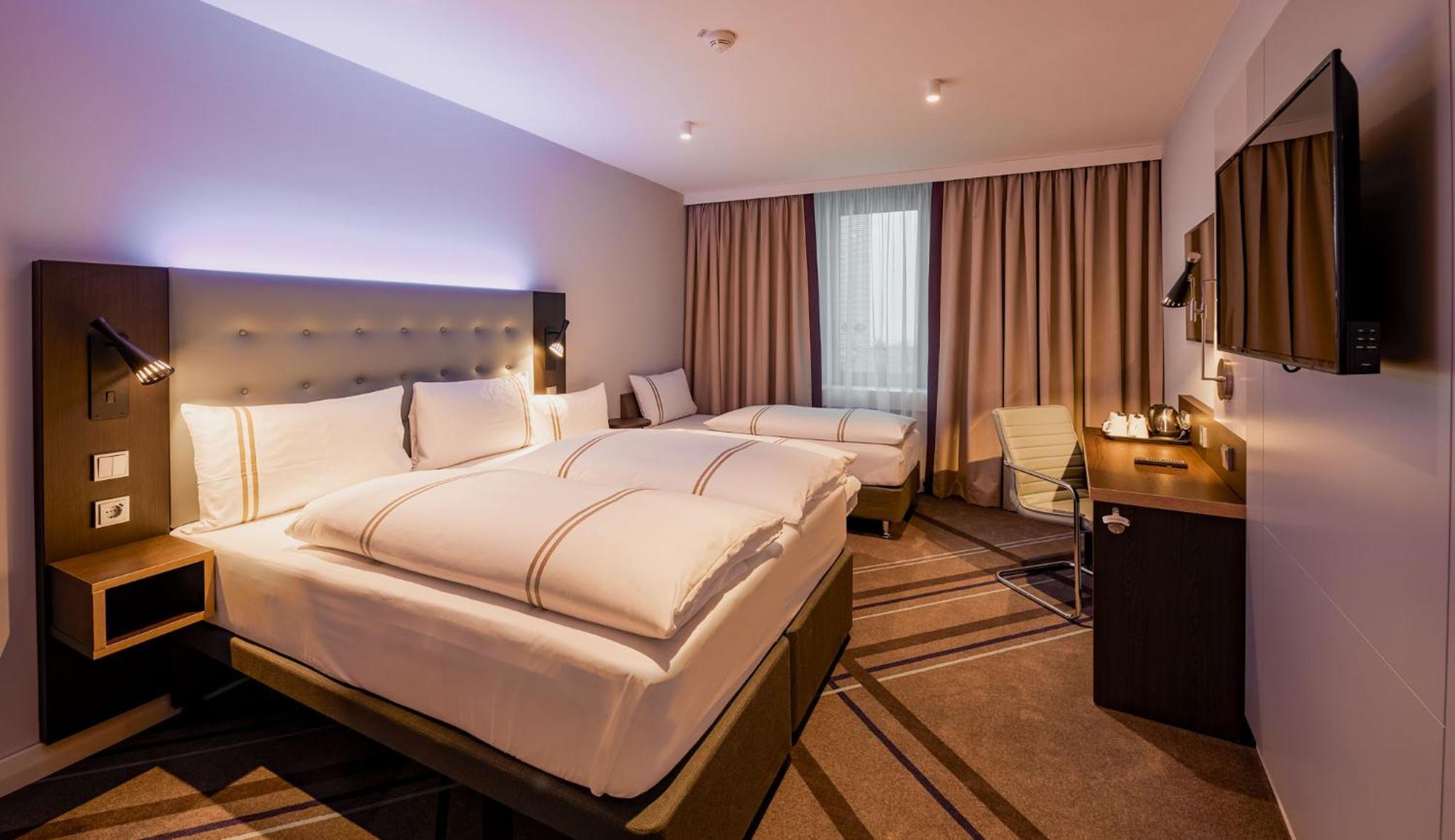 Premier Inn Stuttgart City Europaviertel Exterior photo