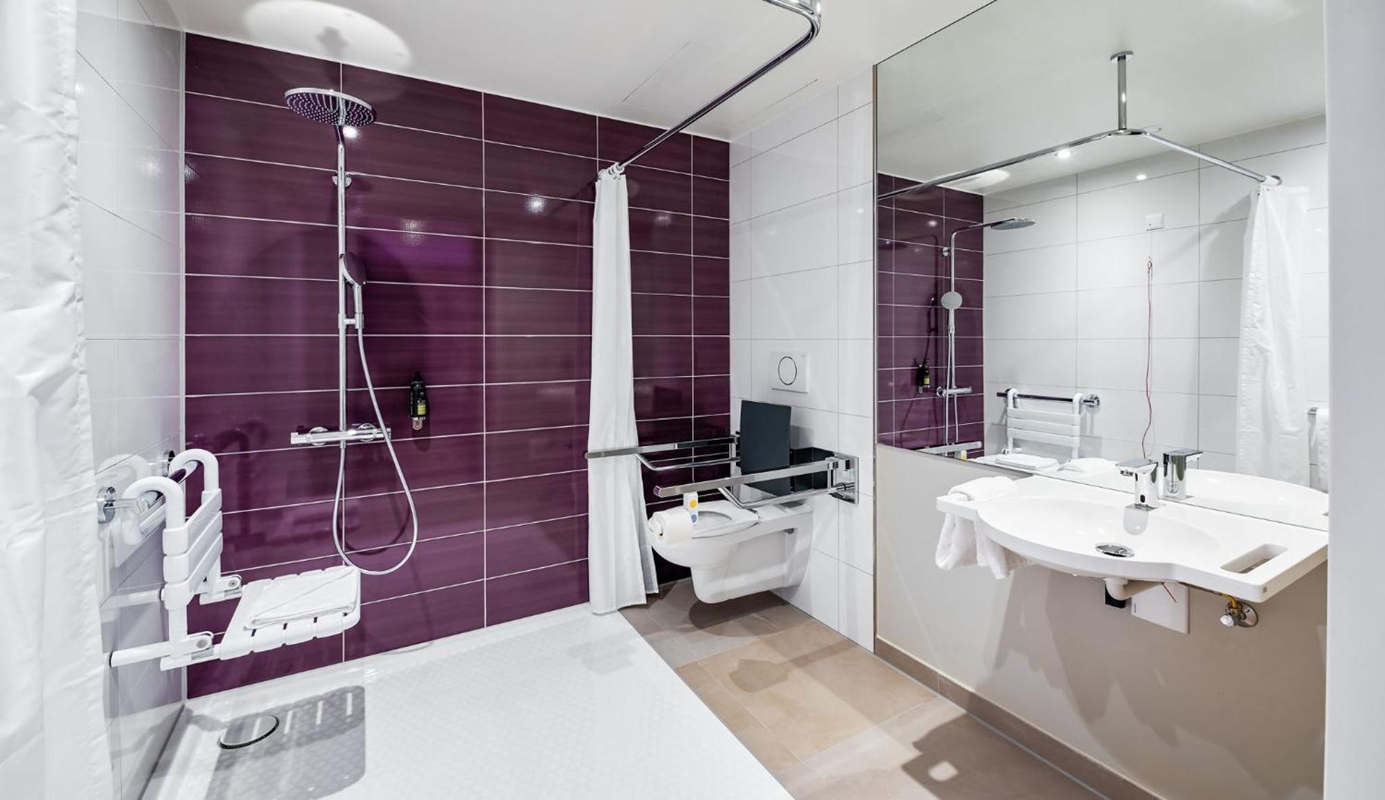 Premier Inn Stuttgart City Europaviertel Exterior photo